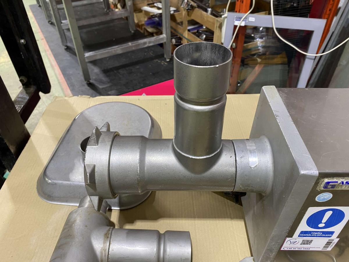 Gasztrometál motorikus alapgép húsőrlővel – termékfotó alulnézet