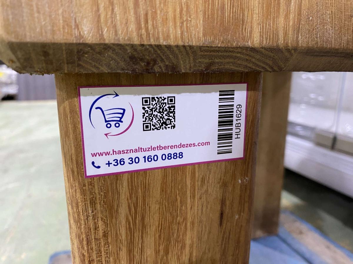 Hústőke, rakott tölgy – termékfotó jobb oldalról