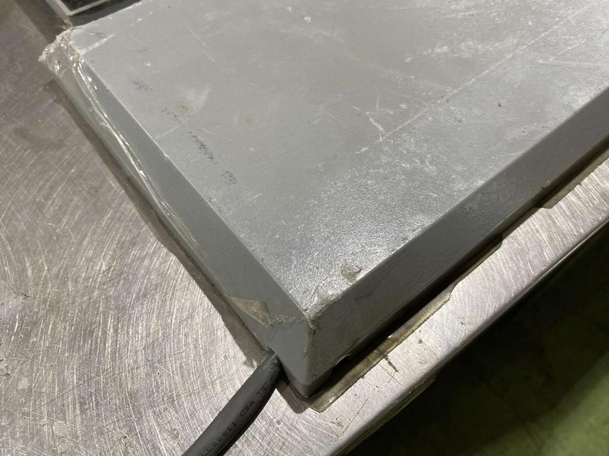 Sensormatic deaktiváló – termékfotó bal oldalról