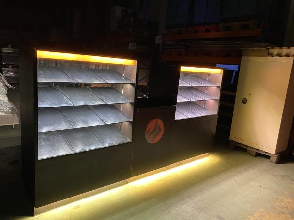 Finompékárus kiszolgálópult 