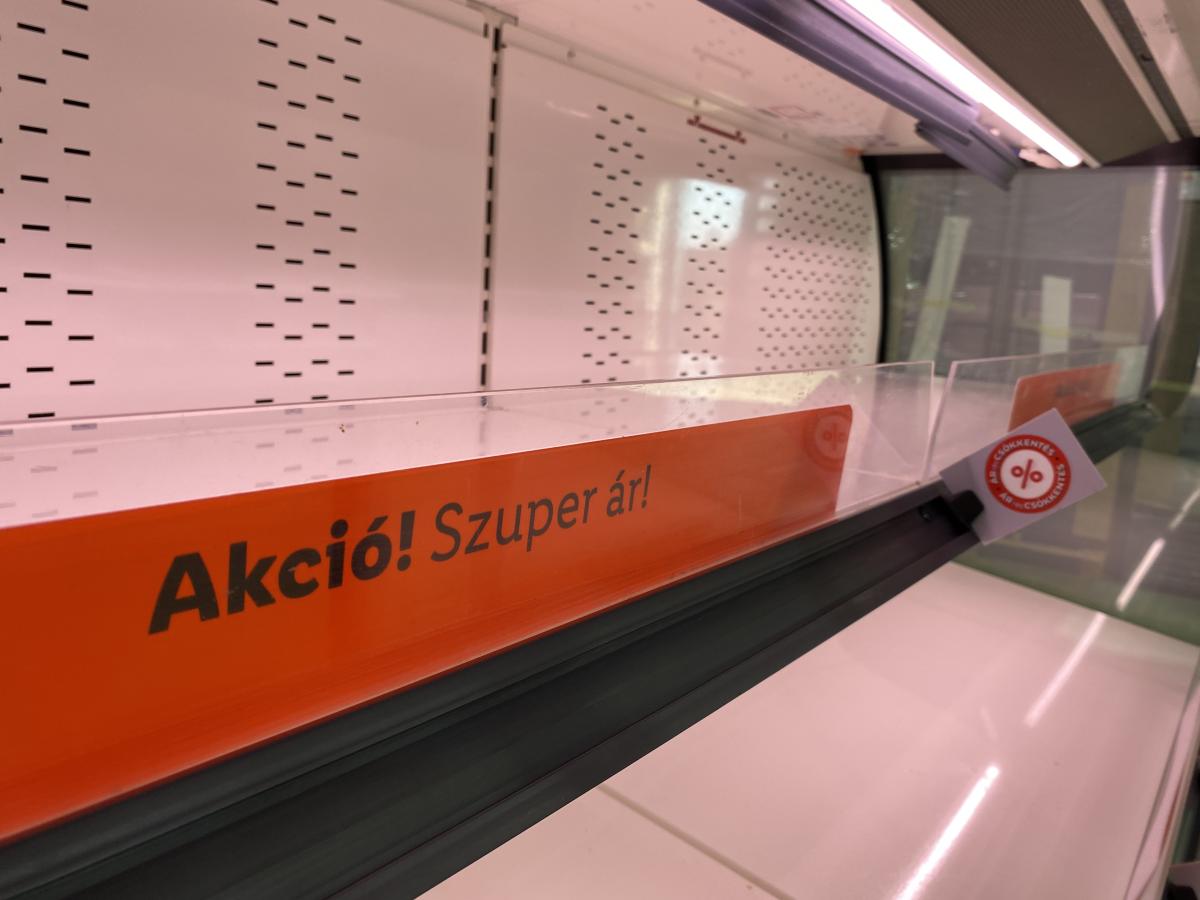AHT Lisboa falihűtő 210 LED – termékfotó felülnézet