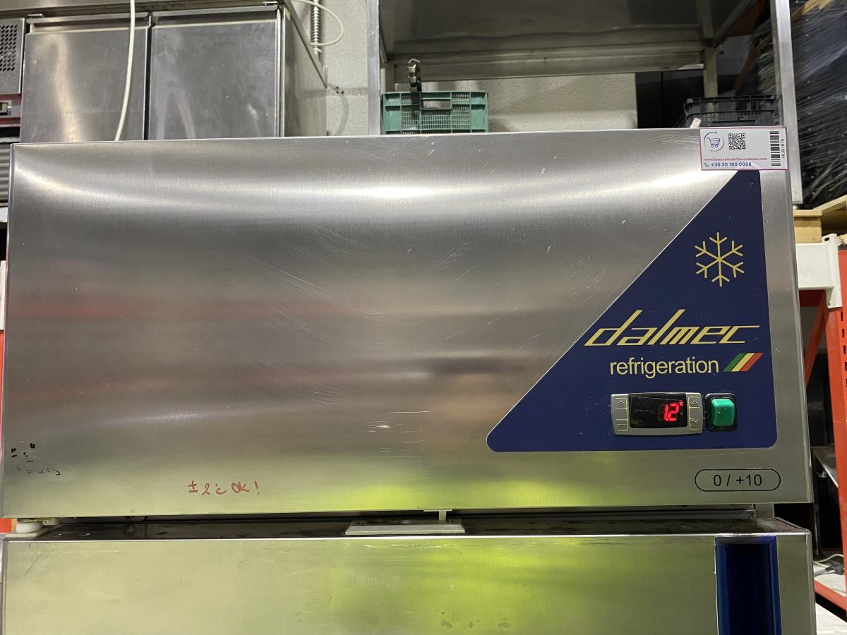 Rozsdamentes hűtőszekrény 700 L – termékfotó jobb oldalról