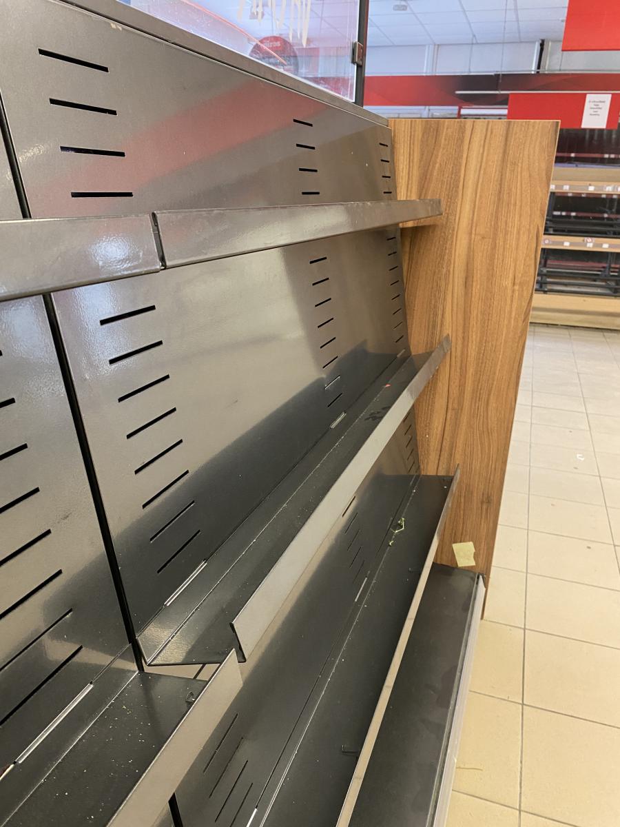 Újságos állvány TEGO – termékfotó hátulról