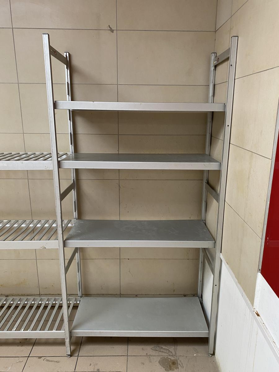 Moduláris hűtőkamrapolc – termékfotó bal oldalról