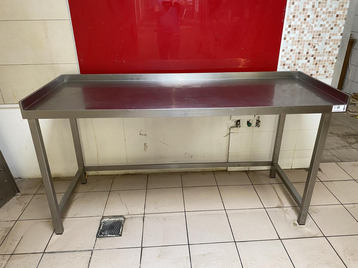 Rozsdamentes munkaasztal 180*65 – termékfotó elölnézet