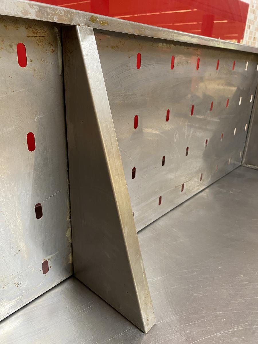 Rozsdamentes perforált falipolc 120*40 – termékfotó bal oldalról