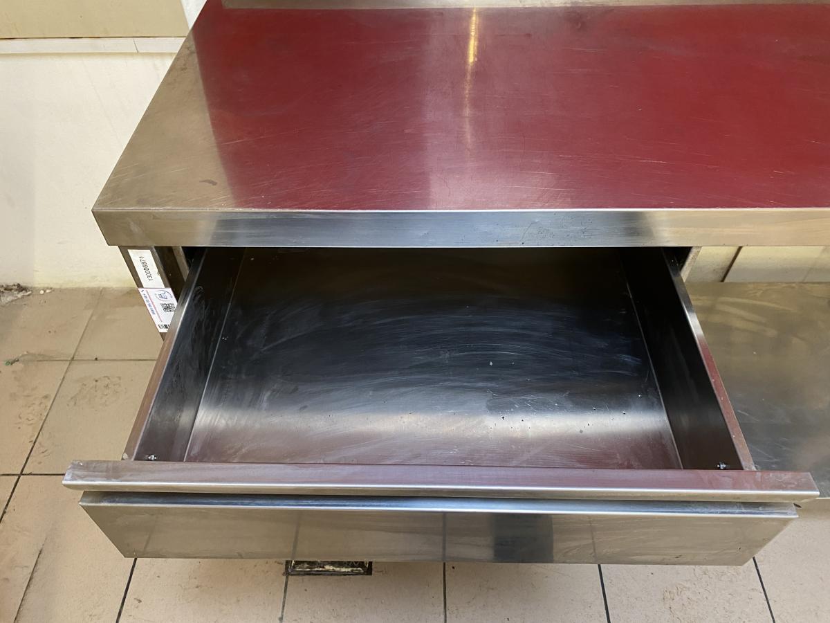 Rozsdamentes munkaasztal 160*60 – termékfotó hátulról