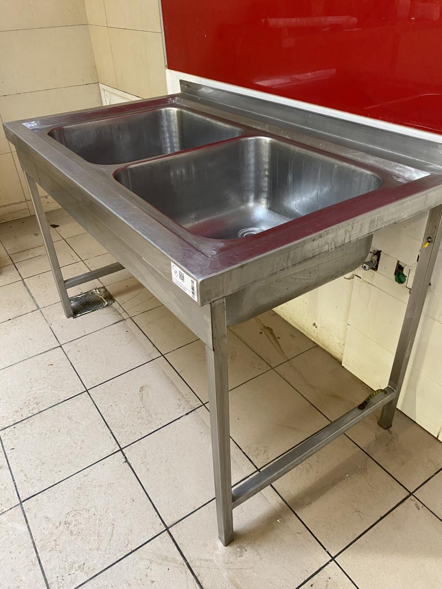 Rozsdamentes 2 medencés mosogató – termékfotó bal oldalról