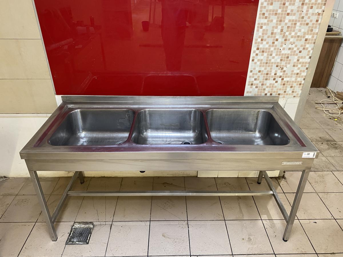 Rozsdamentes 3 medencés mosogató – termékfotó jobb oldalról