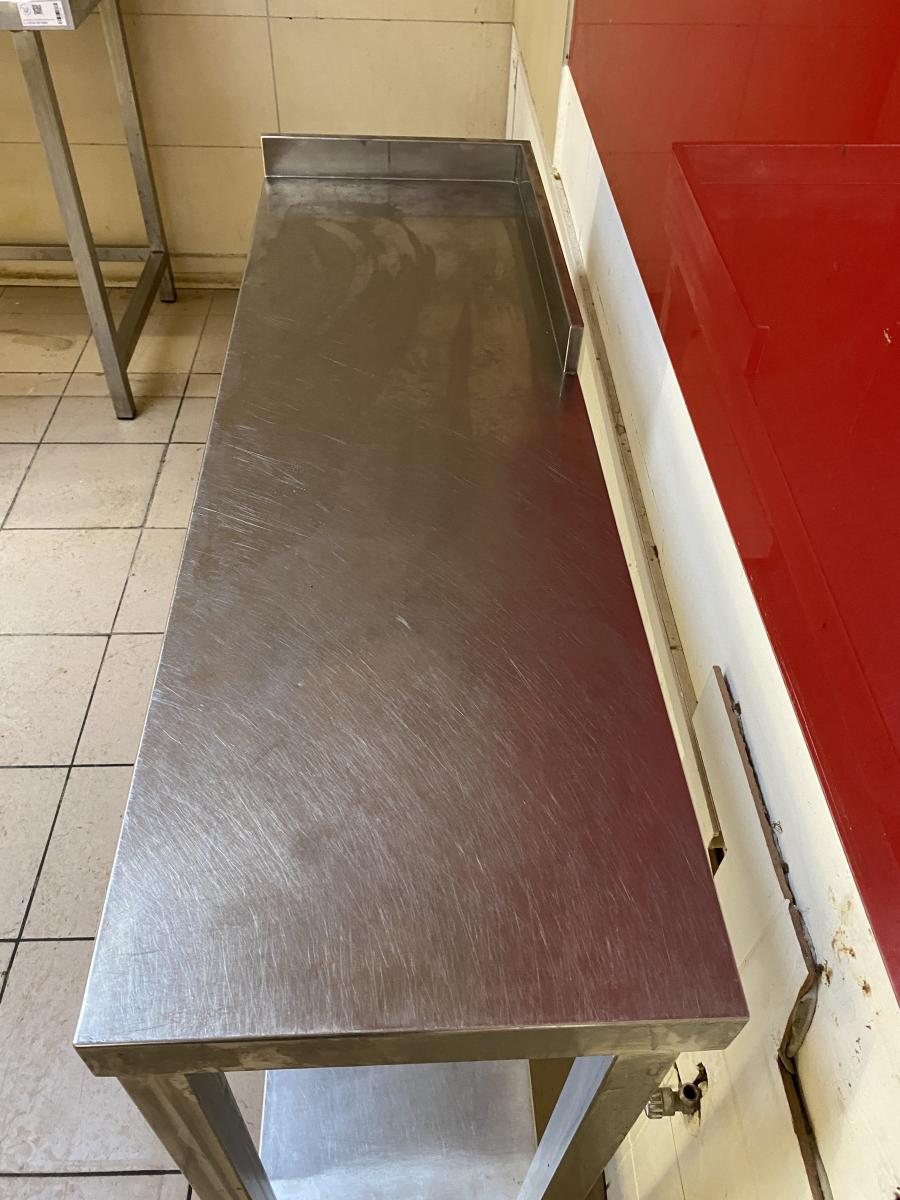 Rozsdamentes munkaasztal 110*35 – termékfotó hátulról