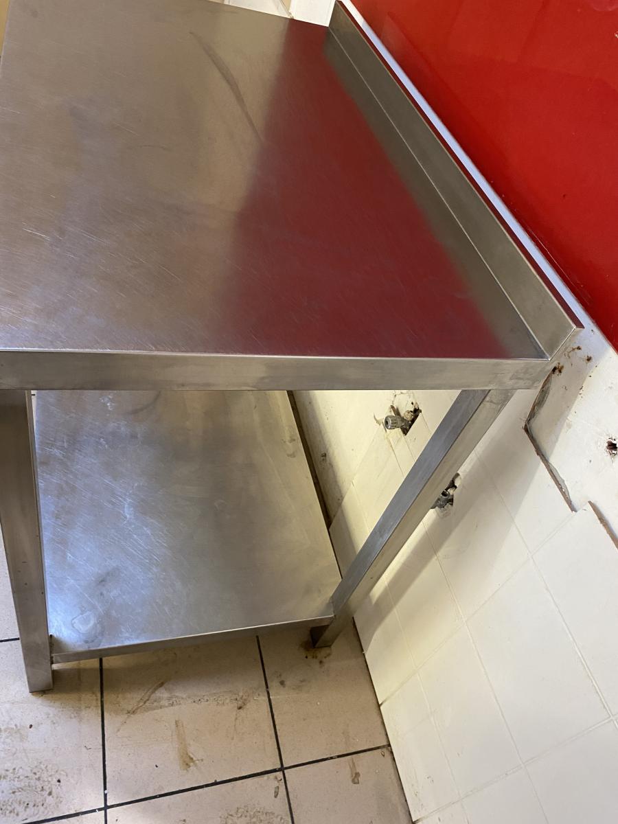 Rozsdamentes munkaasztal 97*60 – termékfotó felülnézet