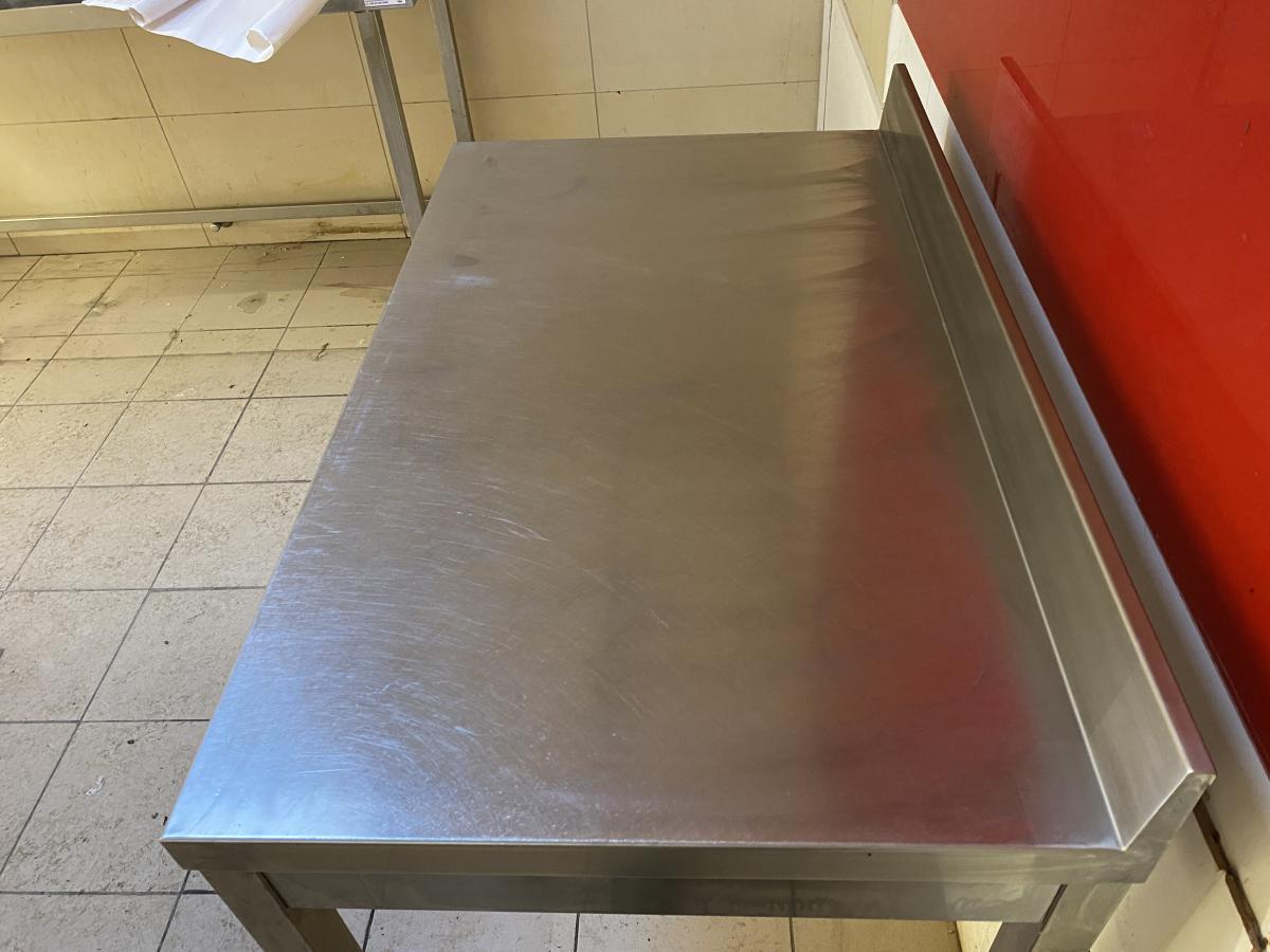 Rozsdamentes munkaasztal 100*60 – termékfotó felülnézet