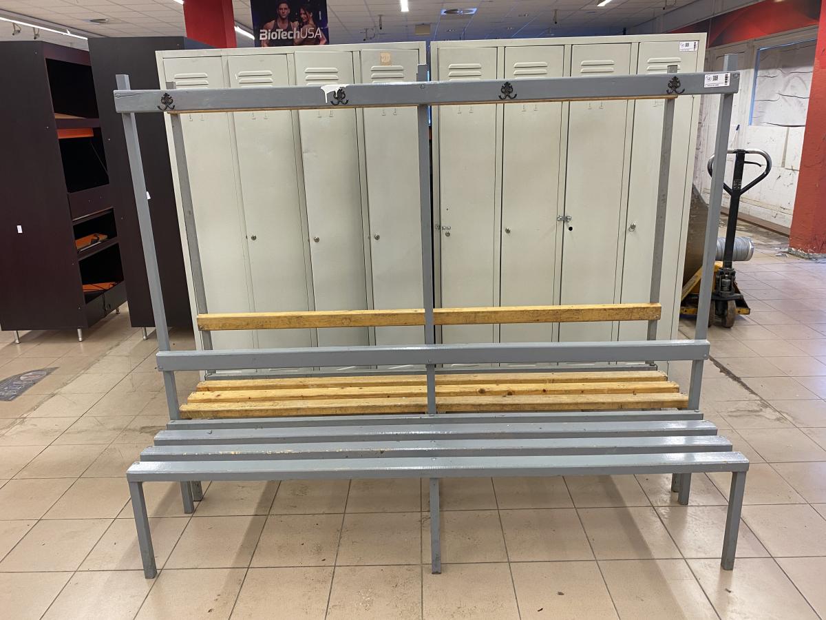 Öltözőpad háttámlás szürke – termékfotó elölnézet