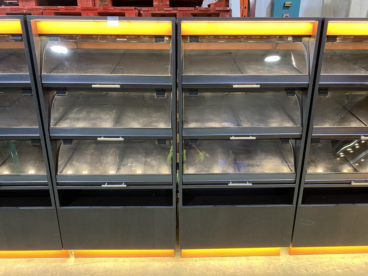 Önkiszolgáló kínáló, pékáru - finompékáru – termékfotó jobb oldalról