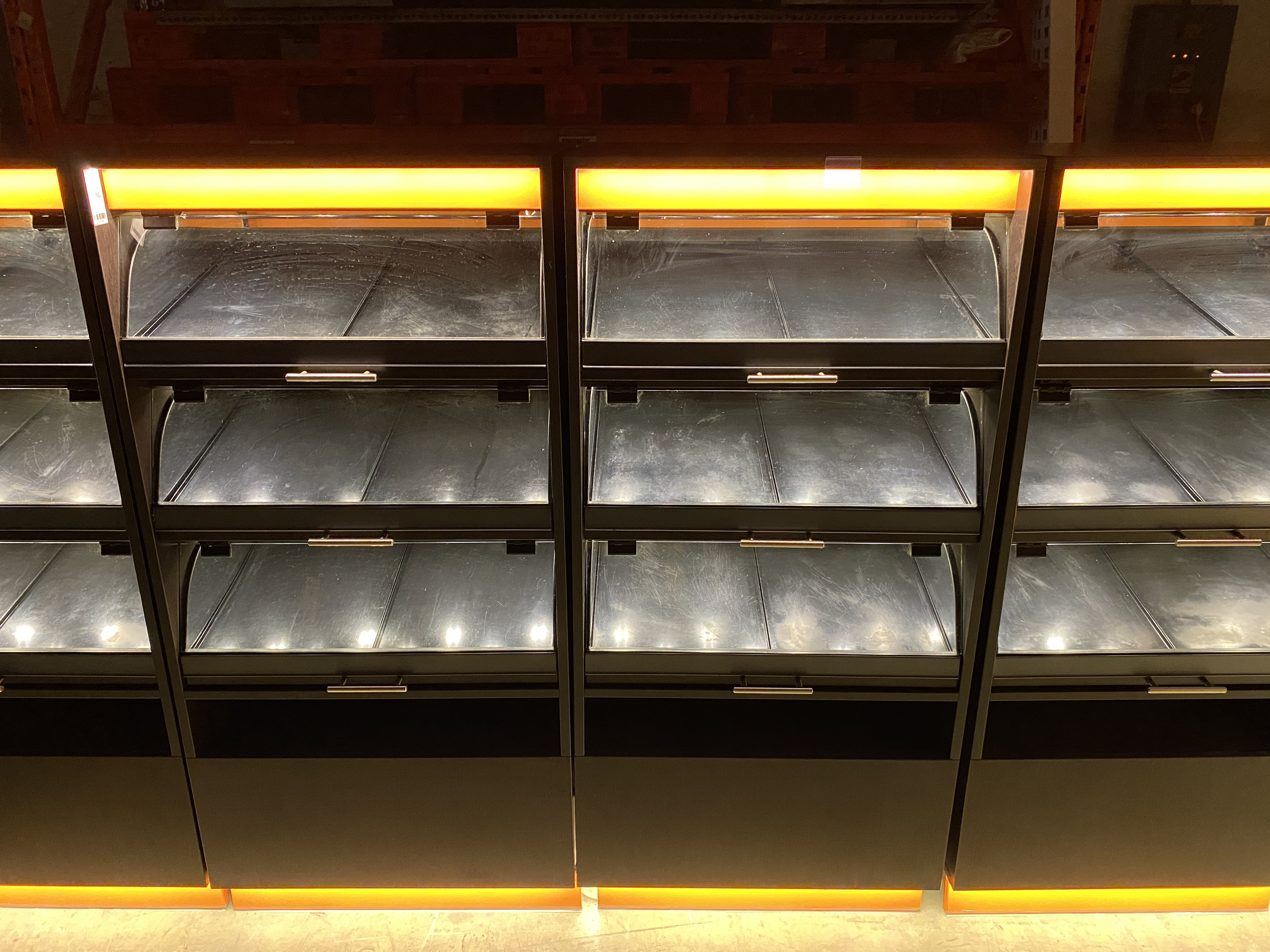 Önkiszolgáló kínáló, pékáru - finompékáru