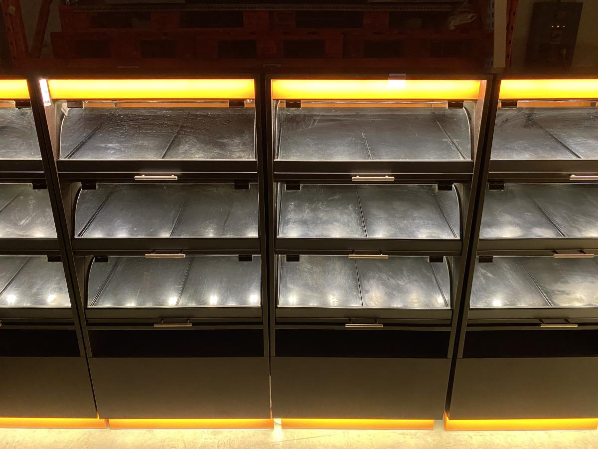 Önkiszolgáló kínáló, pékáru - finompékáru – termékfotó elölnézet