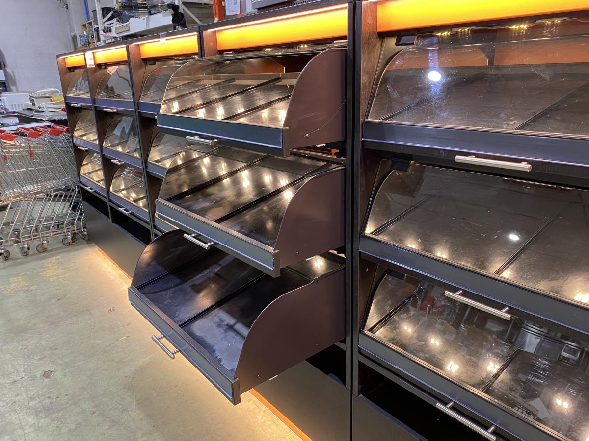 Önkiszolgáló kínáló, pékáru - finompékáru – termékfotó alulnézet