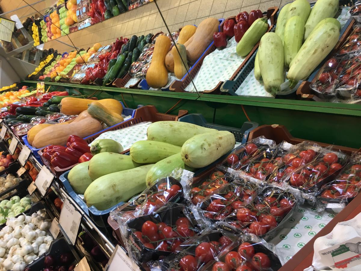 Zöldséges faliregál, Assmann – termékfotó bal oldalról