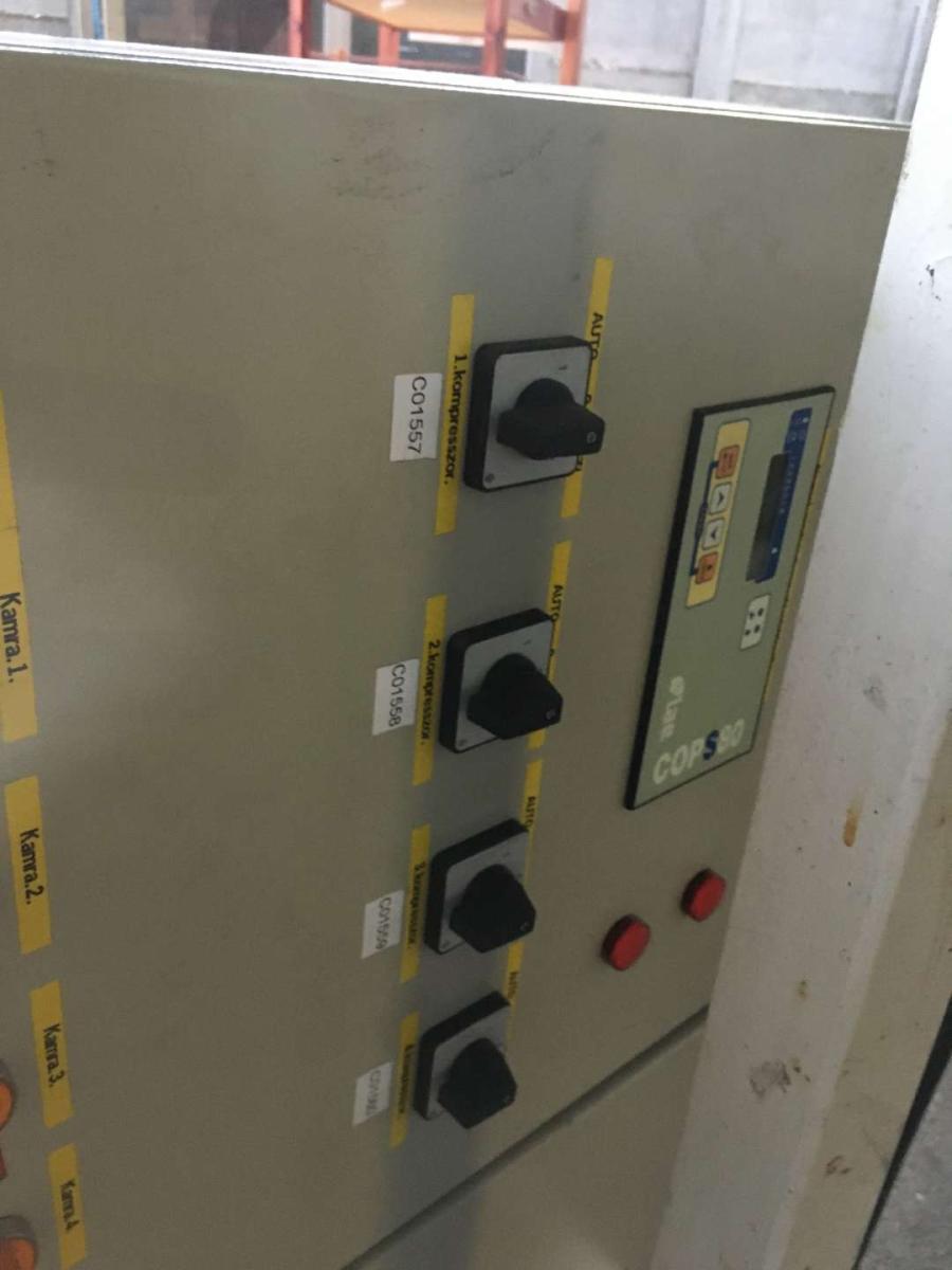 Vezérlőszekrény hűtés gépészet – termékfotó hátulról