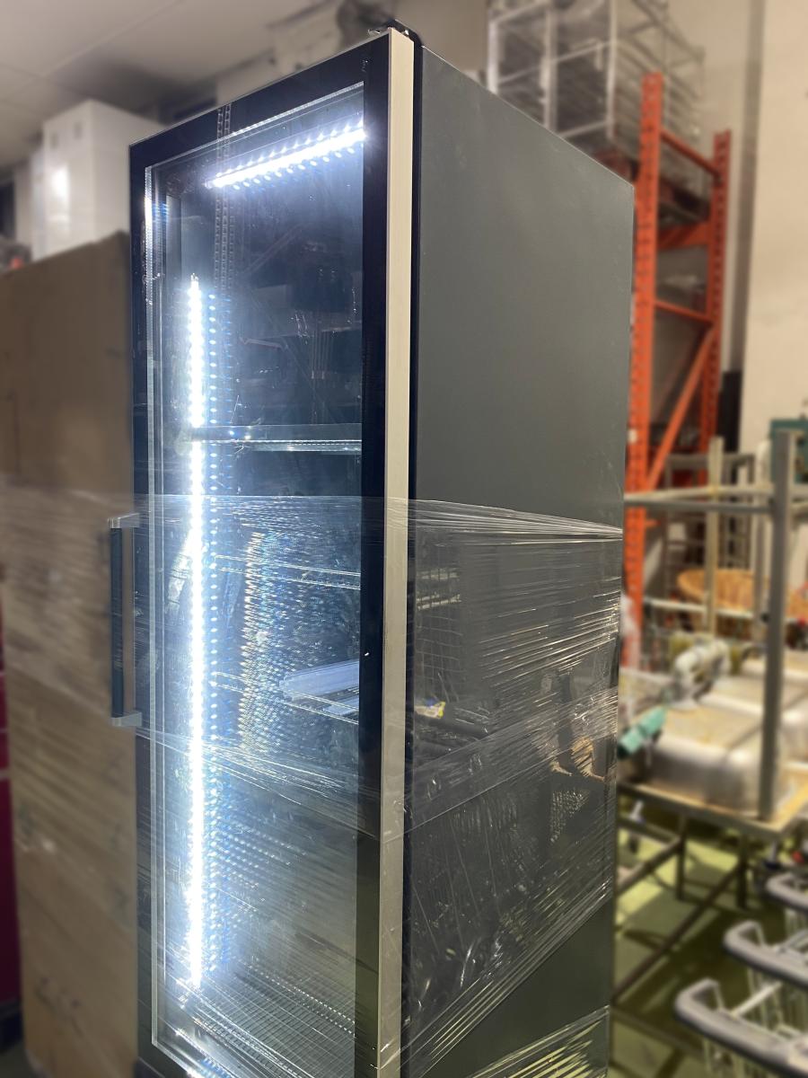 ECOCOLD KIWI 630 beépített aggregátoros hűtő (+) – termékfotó jobb oldalról