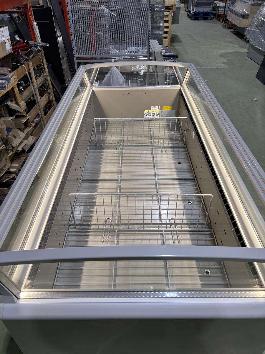 Carrier nyitott hűtősziget 200 cm, LED világítással – termékfotó hátulról