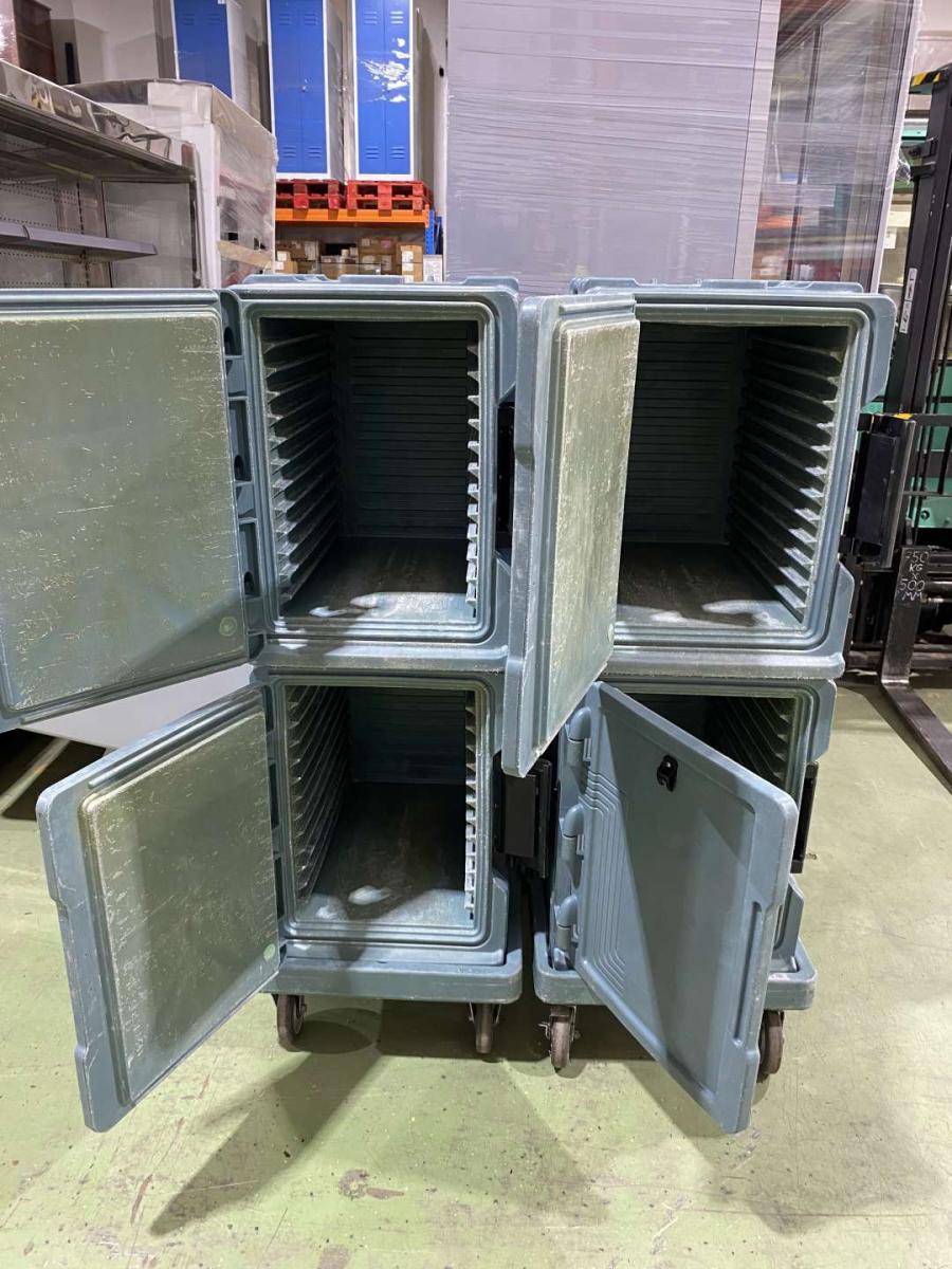 2 darab Cambro szigetelt élelmiszerszállító konténer kocsival, szettben – termékfotó felülnézet