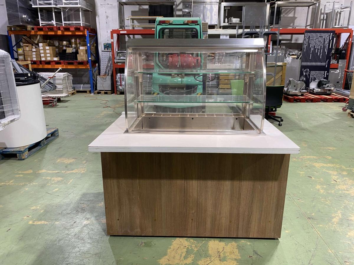 Önkiszolgáló hűtött vitrin – termékfotó bal oldalról