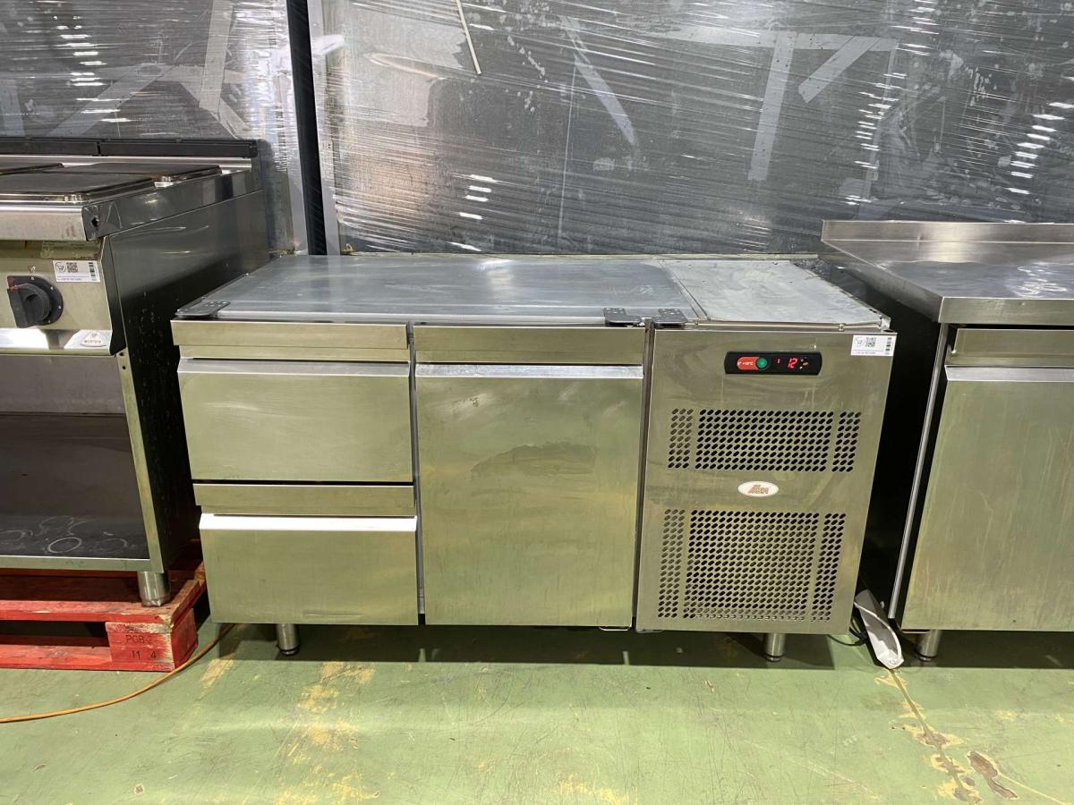 Hűtött munkaasztal ILSA 135*70*85 + munkaasztal – termékfotó elölnézet